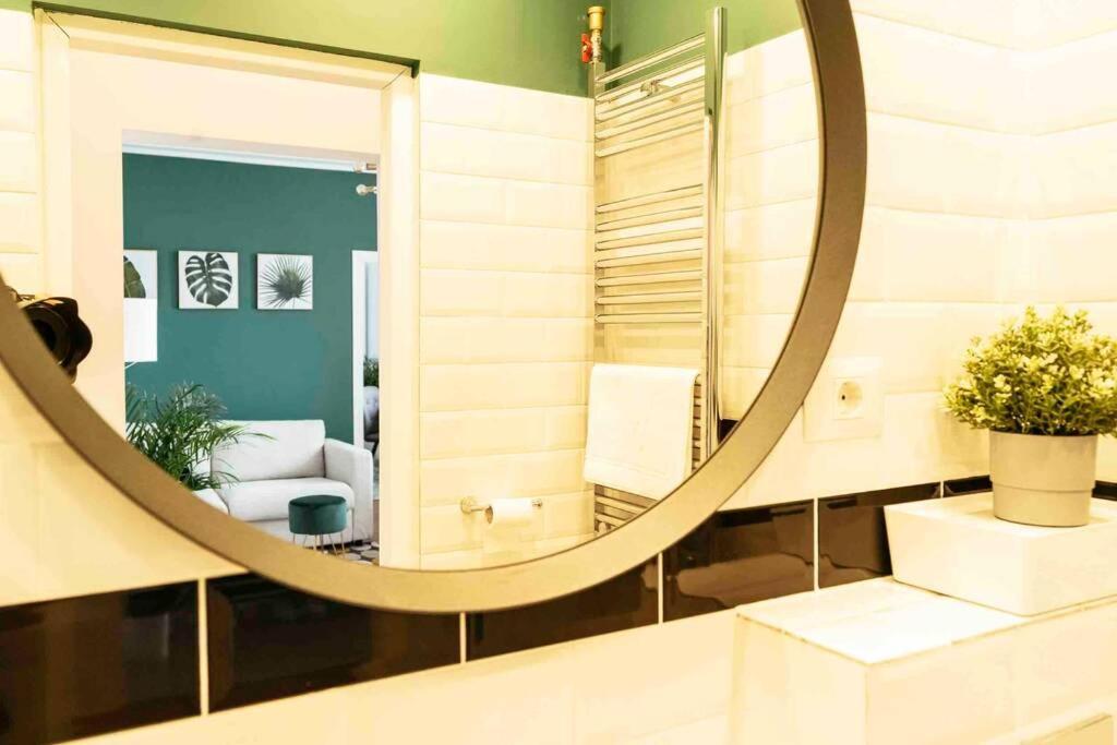 Beautiful Apartment - Top Location - Netflix+Balcony بوخارست المظهر الخارجي الصورة